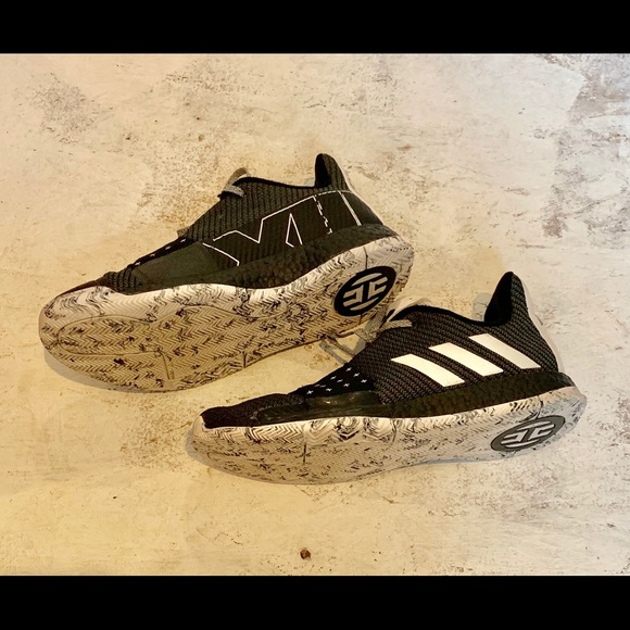 James harden volume 3 almost brand new !! - Picture 5 of 6